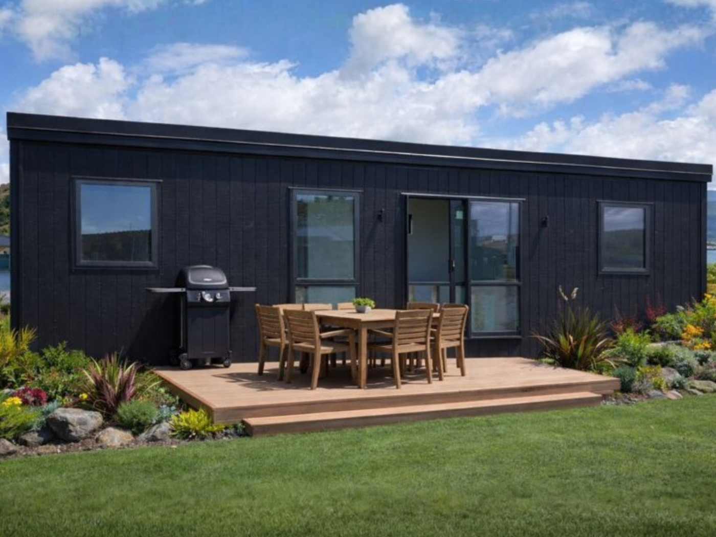 Long Cabin - 10.7m x 2.9m